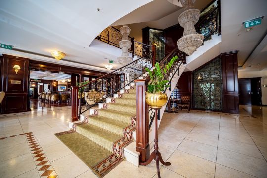 9_hotel_president_solin_lobby.jpg