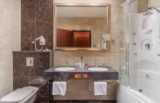 21_hotel_president_solin_room_2.jpg