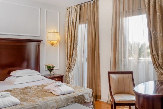 23_hotel_president_solin_suite.jpg