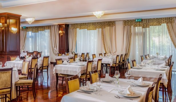 12_hotel_president_solin_restaurant.jpg