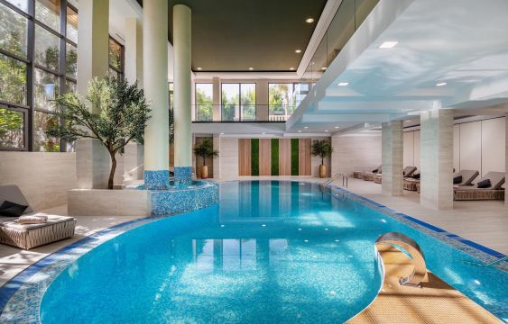 29_hotel_president_solin_wellness_indoor_pool.jpg