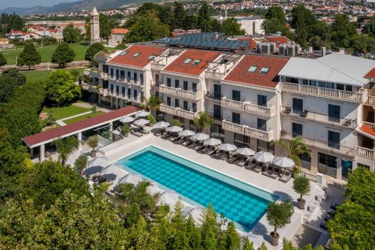 2_hotel_president_solin_outdoor_olympic_pool_air.jpg